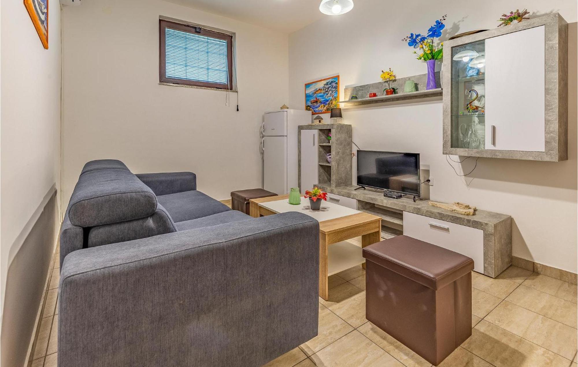 Amazing Apartment In Pula With Kitchen Exterior foto